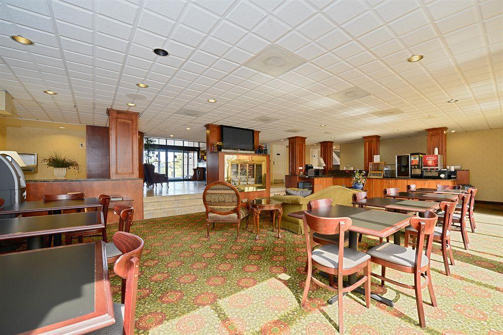 Best Western Detroit Livonia Hotel Restaurant foto